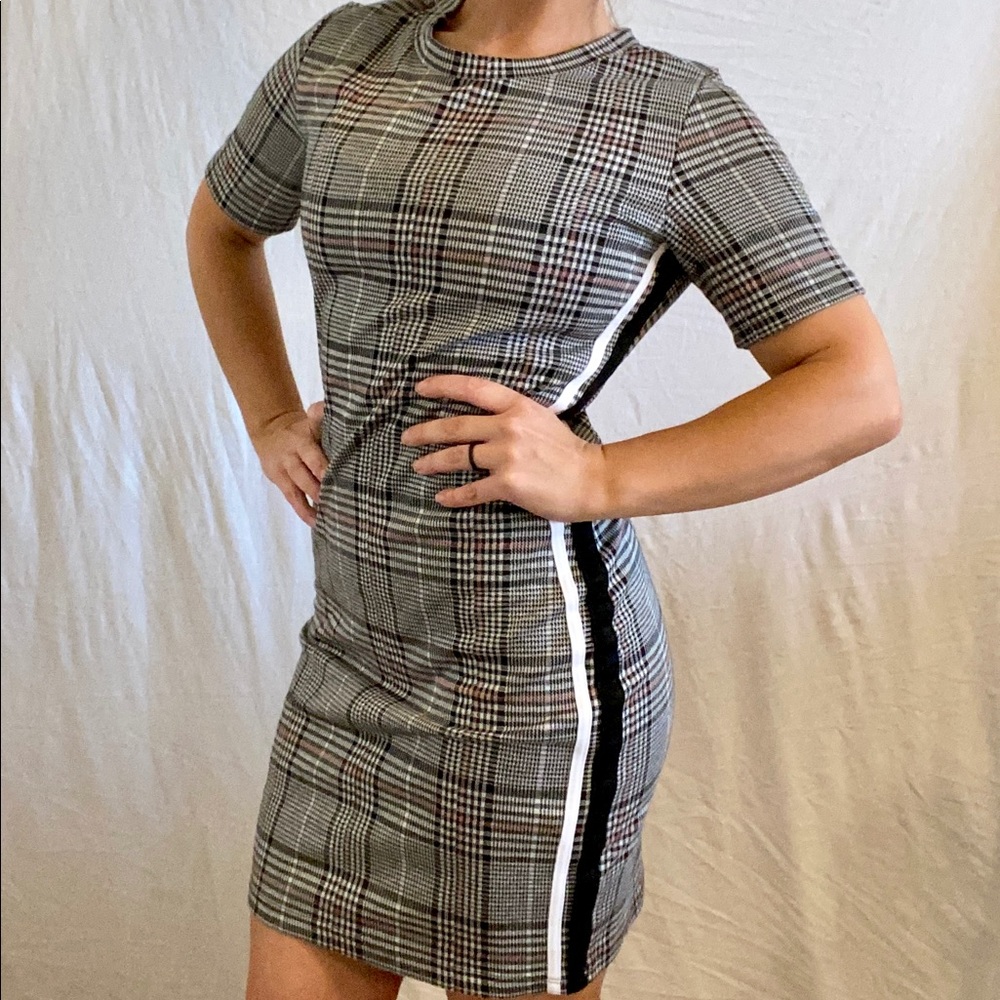 Plaid short sleeved mini dress